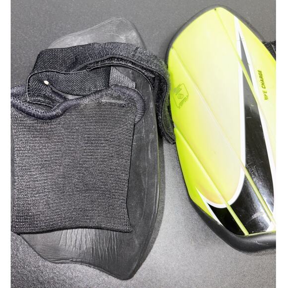 Nike - Youth Charge Soccer Shin Guards Black/Lime Green - Kids Large - Picture 2 of 3